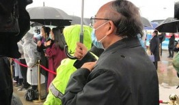 低保户老头爆料视频真实,真实生活背后的辛酸与无奈